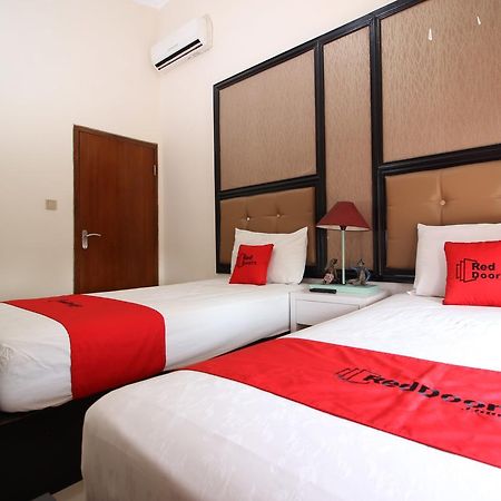 Reddoorz Plus Near Tugu Jogja 2 Yogyakarta Eksteriør billede