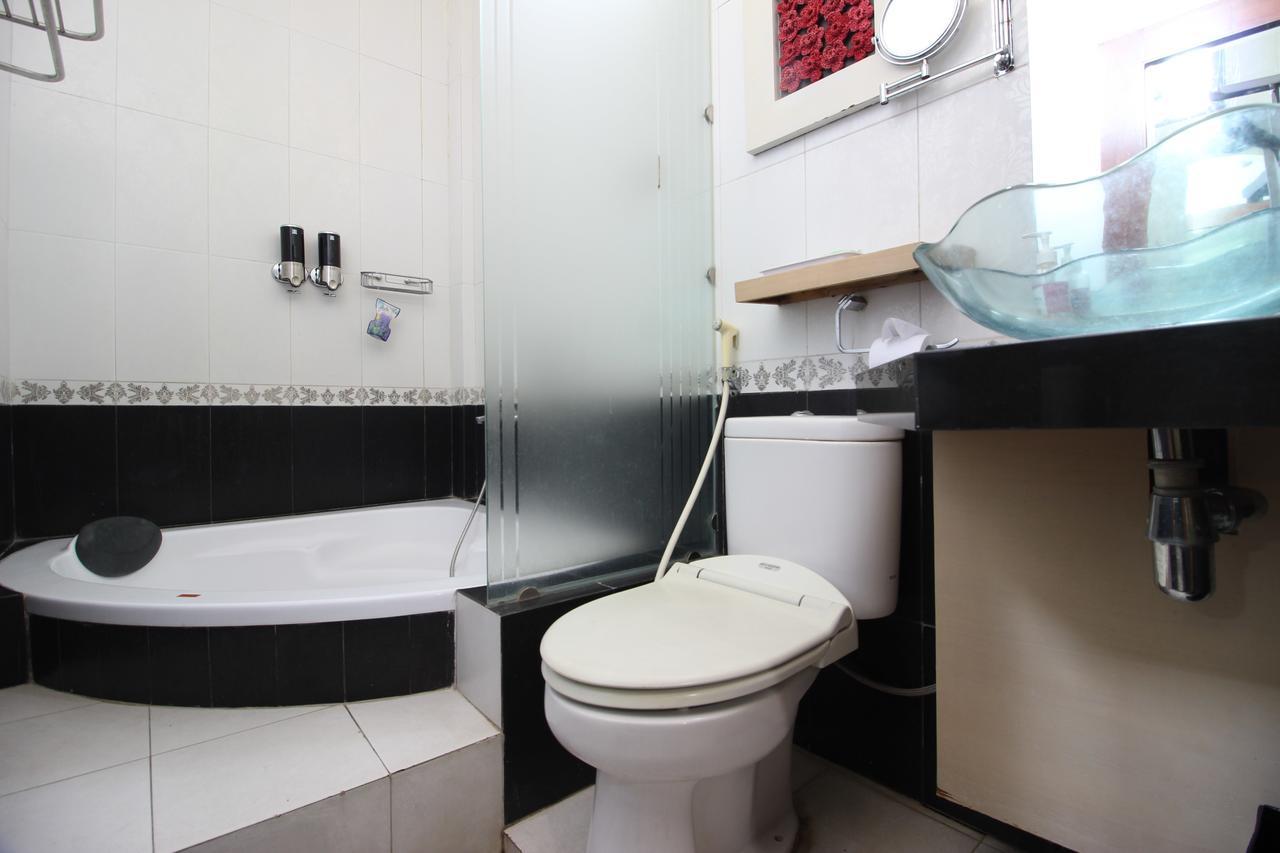 Reddoorz Plus Near Tugu Jogja 2 Yogyakarta Eksteriør billede