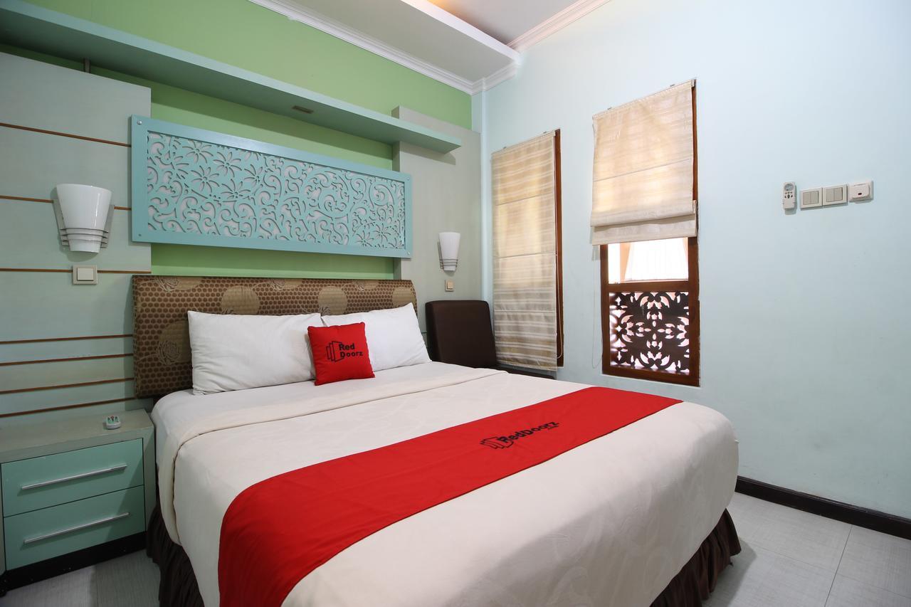 Reddoorz Plus Near Tugu Jogja 2 Yogyakarta Eksteriør billede